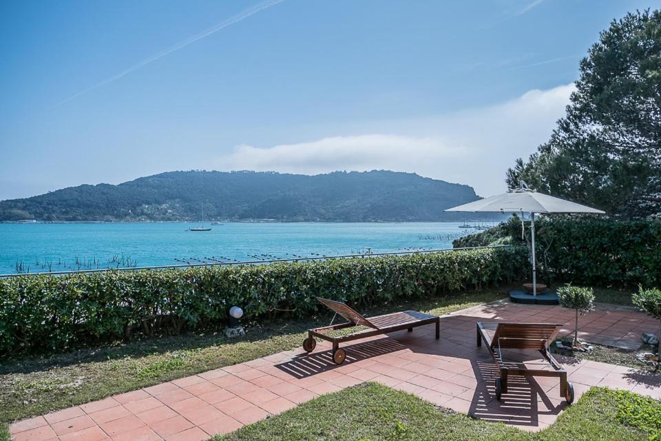 ポルトヴェーネレLa Terrazza Tra Cielo E Mareアパートメント エクステリア 写真